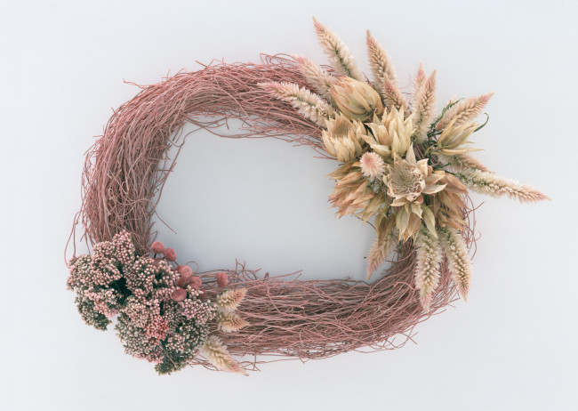 Обои картинки фото цветы, букеты, композиции, лепестки, венок