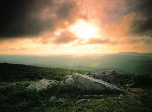 Картинка природа восходы закаты небо зака горы пейзаж облака трава камни