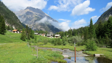 Картинка города -+пейзажи горы дома ручей облака