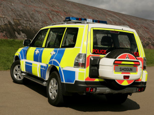 Картинка mitsubishi+shogun+5-door+police+2006 автомобили полиция mitsubishi shogun 5-door police 2006