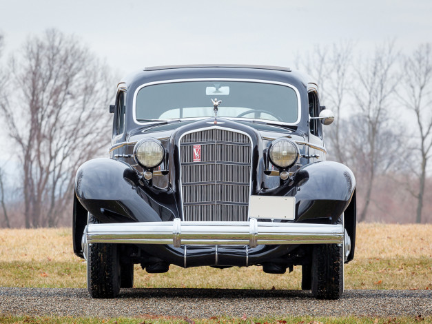 Обои картинки фото cadillac v8 series 30, 355 d town sedan by fleetwood 1935, автомобили, cadillac, v8, series, 30-355, d, town, sedan, fleetwood, 1935