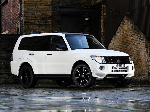 Обои картинки фото mitsubishi shogun black 2012, автомобили, mitsubishi, shogun, black, 2012