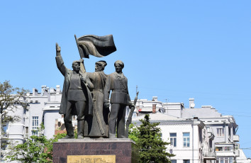 Картинка ростов+на+дону города -+исторические +архитектурные+памятники флаг солдат