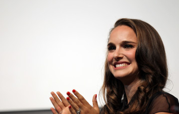 Картинка девушки natalie+portman актриса шатенка лицо улыбка