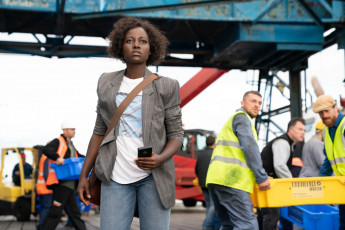 Картинка the+355+||+2022 кино+фильмы the+355 код 355 боевик лупита нионго khadijah adiyeme триллер lupita nyongo author oreskis