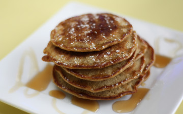Картинка еда блины +оладьи гречневые тарелка