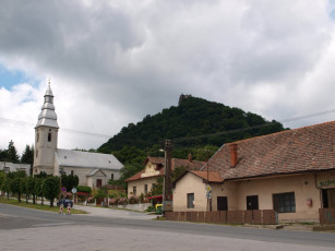 Картинка города улицы площади набережные словакия