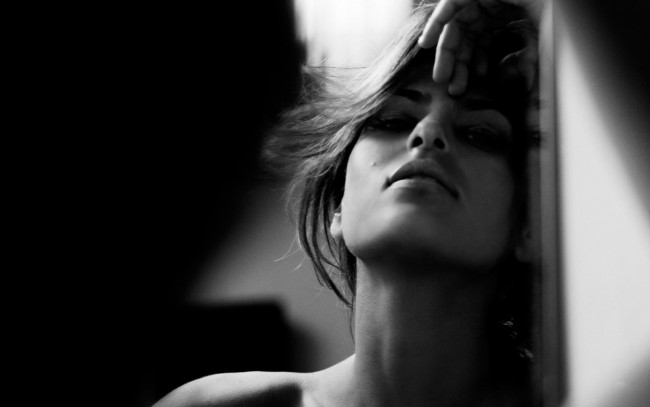 Обои картинки фото Eva Mendes, девушки, , , черно-белое, фото