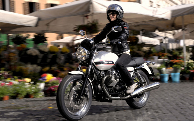 Обои картинки фото мотоциклы, мото, девушкой, мотоцикл, девушка