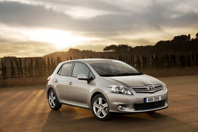Обои картинки фото 2010, toyota, auris, автомобили