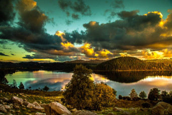 Картинка природа реки озера простор холмы леса облака река