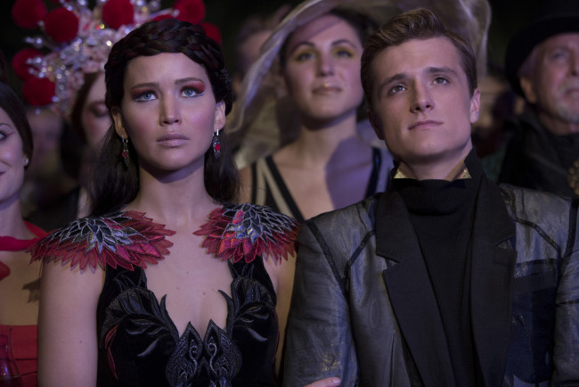 Обои картинки фото кино фильмы, the hunger games,  catching fire, katniss, everdeen, josh, hutcherson, peeta, mellark1, jennifer, lawrence