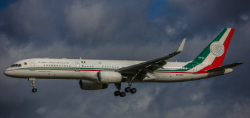 Картинка boeing+757short авиация пассажирские+самолёты небо полет авиалайнер