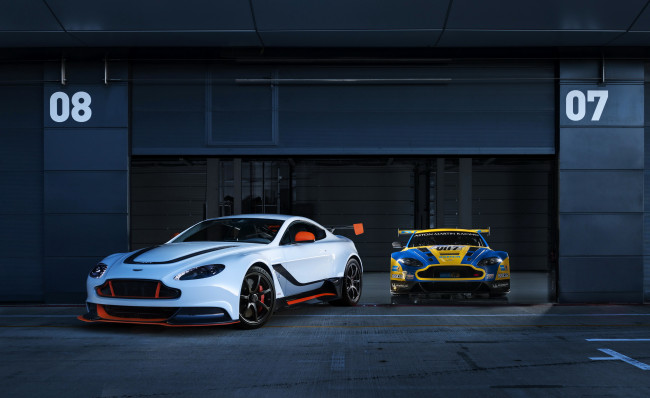 Обои картинки фото 2015  aston martin vantage gt3, автомобили, aston martin, тюнинг, металлик, белый, vantage, martin, aston