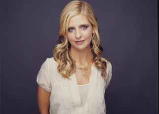 обоя девушки, sarah michelle gellar, сара, мишель, геллар, актриса, блондинка, блузка, улыбка, ожерелье