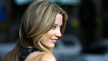 Картинка девушки sarah+roemer лицо улыбка актриса