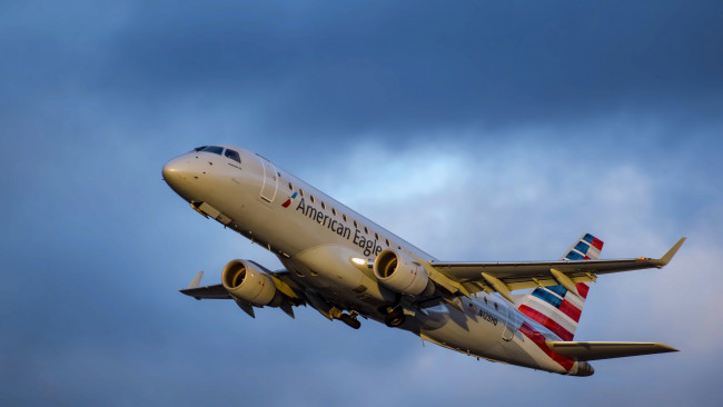 Обои картинки фото авиация, пассажирские самолёты, авиалайнер