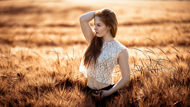 Обои картинки фото девушки, -unsort , рыжеволосые и другие, взгляд, лицо