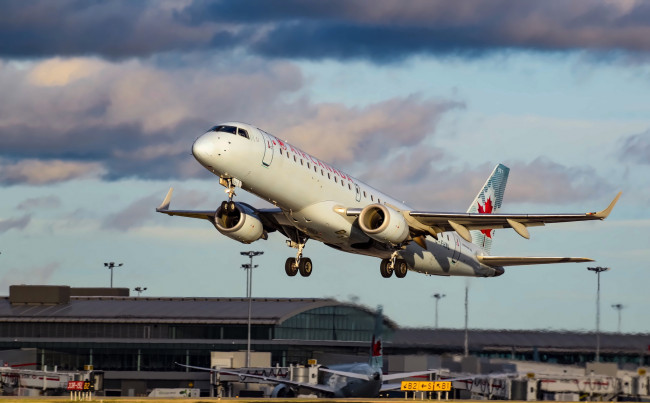 Обои картинки фото авиация, пассажирские самолёты, авиалайнер