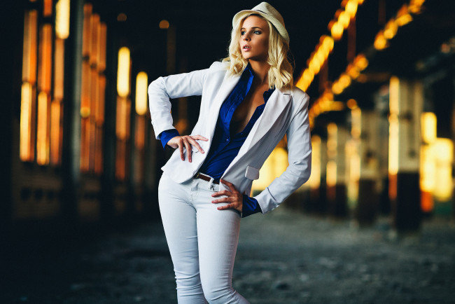 Обои картинки фото девушки, -unsort , блондинки, взгляд, лицо