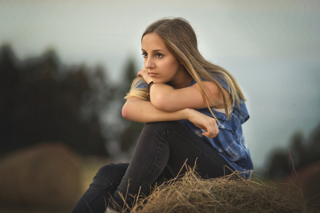 Обои картинки фото девушки, -unsort , брюнетки,  шатенки, взгляд, лицо