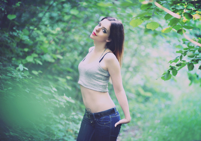 Обои картинки фото девушки, -unsort , брюнетки,  шатенки, взгляд, лицо