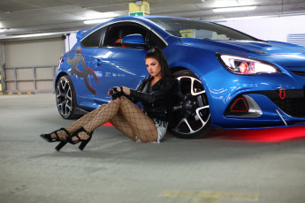 Картинка автомобили -авто+с+девушками opel astra