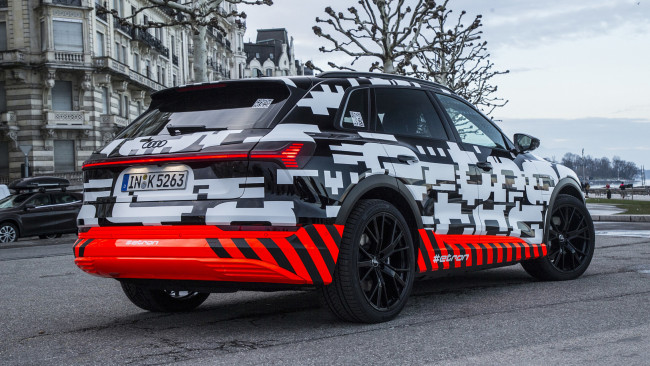 Обои картинки фото audi e-tron ev suv concept 2018, автомобили, audi, e-tron, 2018, concept, suv, ev