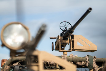 обоя оружие, пулемёты, land-rover