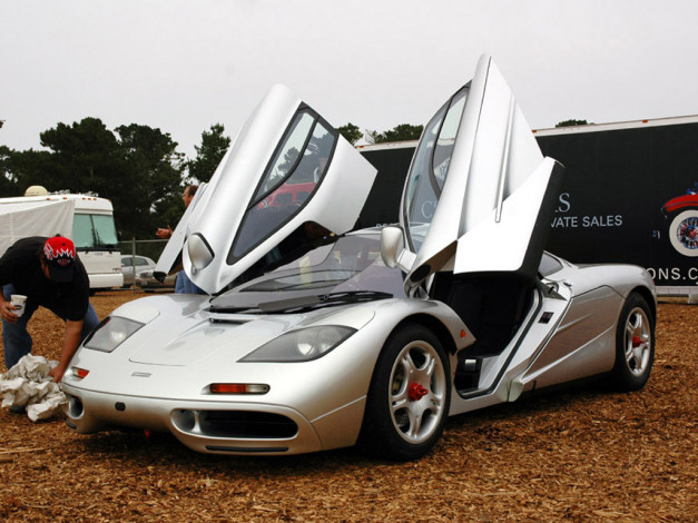 Обои картинки фото mclaren, f1, автомобили, выставки, уличные, фото