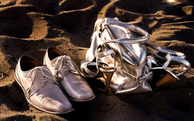 Обои картинки фото разное, одежда, обувь, текстиль, экипировка, босоножки, ботинки, сумочка