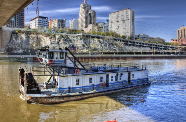 Обои картинки фото корабли, другое, город, здания, река