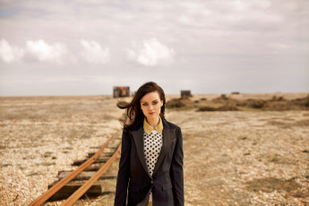 Картинка amy macdonald музыка инди-поп шотландия фолк софт-рок музыкант рок гитара