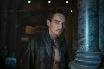 Картинка the mortal instruments city of bones кино фильмы jonathan rhys meyers
