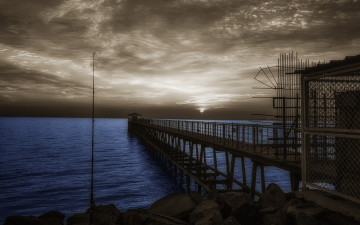 Картинка природа побережье тучи океан мостик сумрак