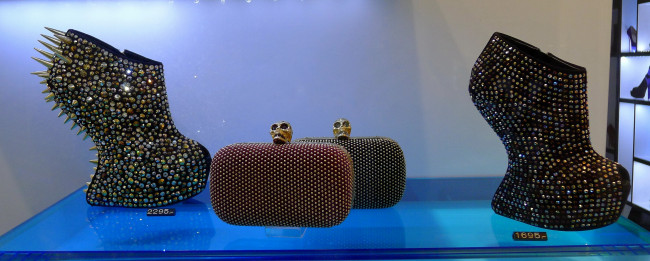 Обои картинки фото разное, одежда, обувь, текстиль, экипировка, витрина