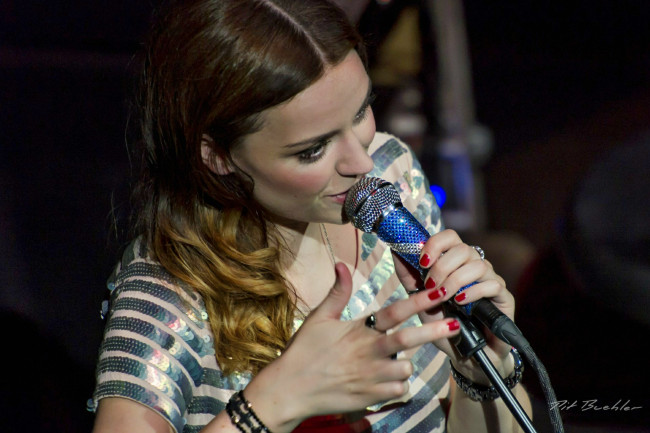 Обои картинки фото amy, macdonald, музыка, музыкант, гитара, рок, софт-рок, шотландия, инди-поп, фолк