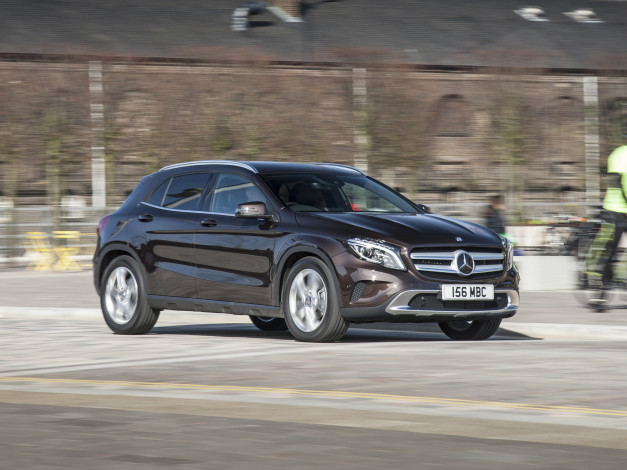 Обои картинки фото автомобили, mercedes trucks, темный, 2014, x156, cdi, mercedes-benz, uk-spec, gla, 200