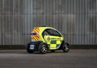 обоя автомобили, скорая помощь, ze, twizy, renault, 2015г, ambulance, cargo