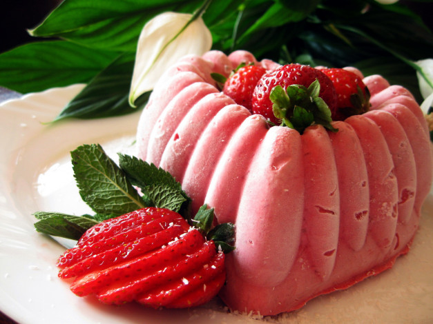 Обои картинки фото еда, мороженое,  десерты, десерт, клубника, желе