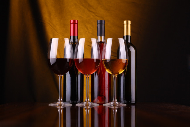 Обои картинки фото еда, напитки,  вино, бутылки, бокалы