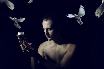 Картинка мужчины -+unsort человек фон голуби