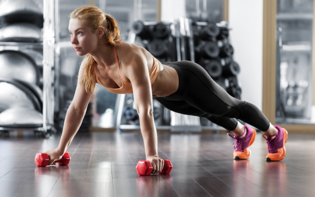 Обои картинки фото спорт, фитнес, взгляд, фон, девушка