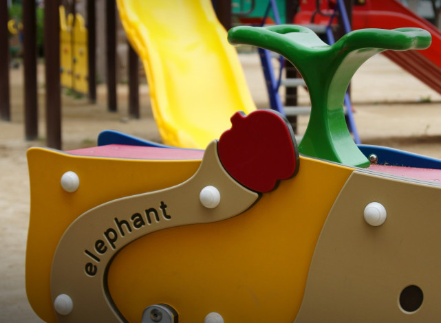 Обои картинки фото разное, карусели,  качели,  аттракционы, детская, площадка