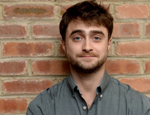Картинка мужчины daniel+radcliffe актер лицо рубашка стена