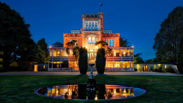 Картинка города -+дворцы +замки +крепости фотография замок сад деревья фонтан отражение ночь огни trey ratcliff