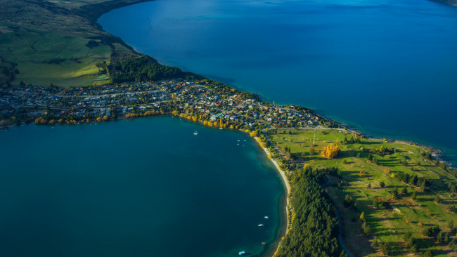 Обои картинки фото города, квинстаун , новая зеландия, фотография, пейзаж, городской, вид, новая, зеландия, квинстаун, вода, поле, деревья, с, воздуха, trey, ratcliff
