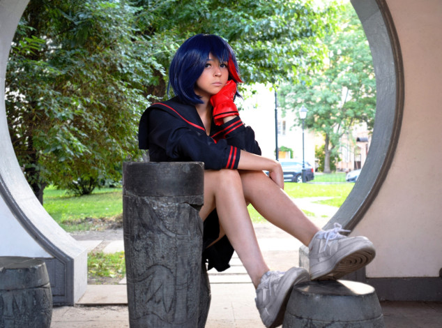 Обои картинки фото yameeka, девушки, - креатив,  косплей, образ, косплей, форма, наряд, арка, стена, столба