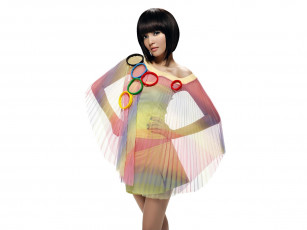 Картинка -Unsort+Азиатки девушки unsort азиатки взгляд складки каре платье белый+фон angela+chung