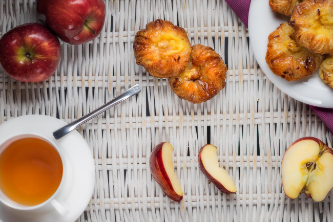 Обои картинки фото еда, разное, выпечка, яблоки, чай